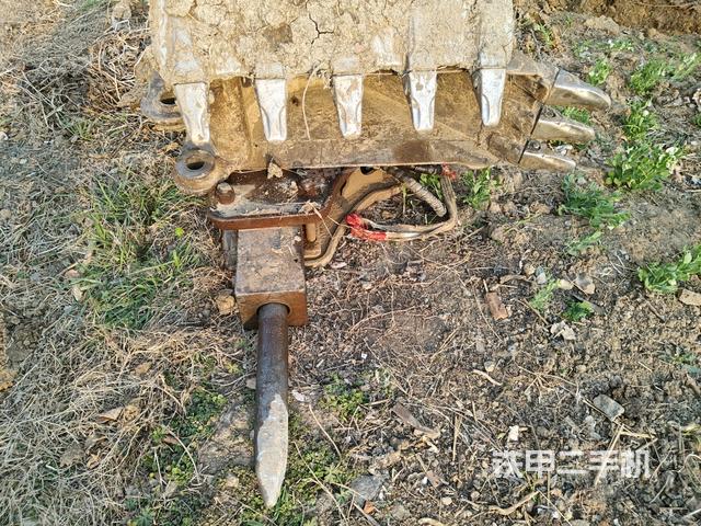 大臂根部?斜（工作和回轉(zhuǎn)裝置）