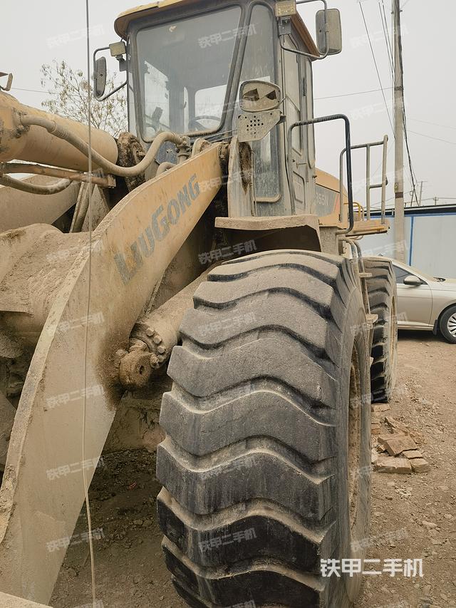 发动机左侧（整机外观及大件）