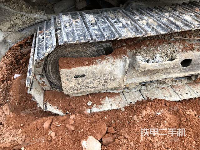 左側(cè)履帶整體?（行走機(jī)構(gòu)）