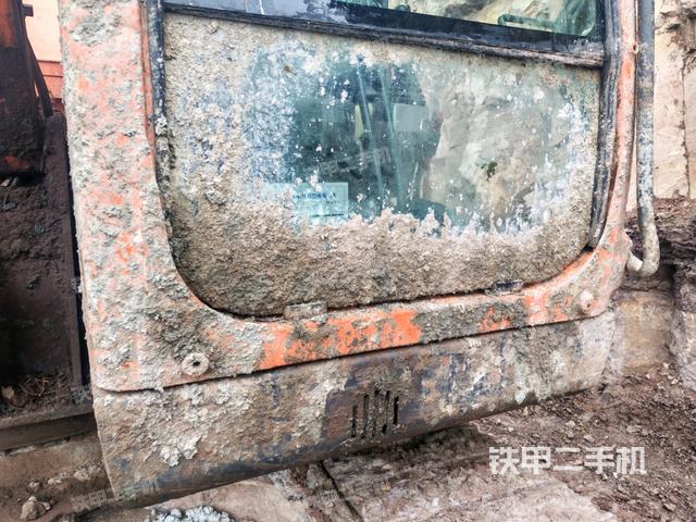 大臂根部?斜（工作和回轉(zhuǎn)裝置）