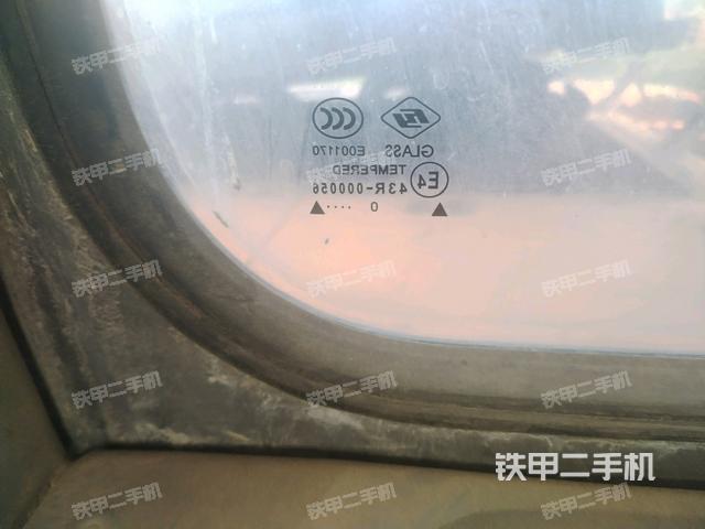 后窗玻璃角標（駕駛室部分）