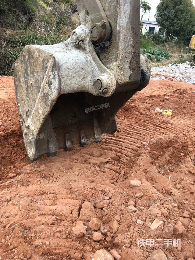 鏟斗右后整體（工作和回轉(zhuǎn)裝置）