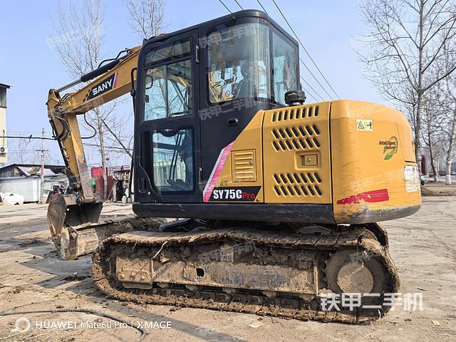 駕駛室頂部（整機外觀）