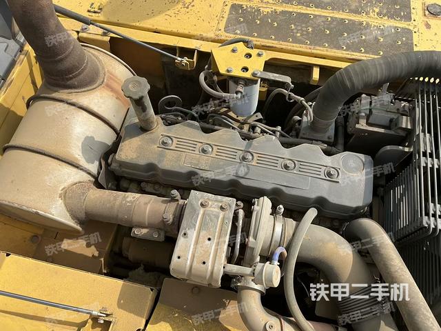 發(fā)動機整體俯視(整機外觀) 發(fā)動機整體俯視(整機外觀)