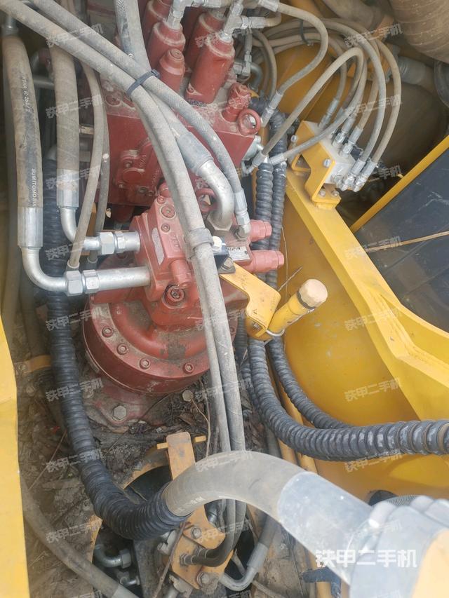 回轉(zhuǎn)馬達（上車部件）