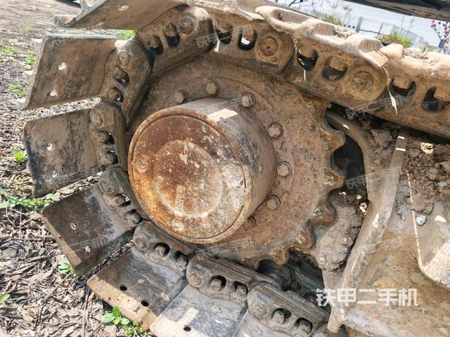 左驅(qū)動(dòng)輪（行走機(jī)構(gòu)）