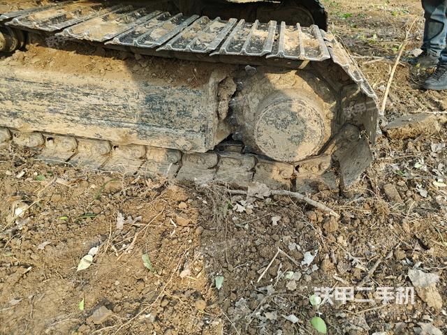 左驅(qū)動輪（行走機(jī)構(gòu)）