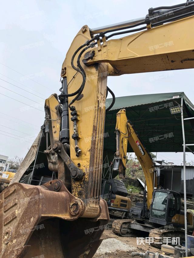 大臂整體?右側(cè)(工作和回轉(zhuǎn)裝置) 大臂整體?右側(cè)(工作和回轉(zhuǎn)裝置)
