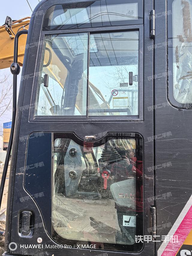 駕駛室整體（整機外觀）