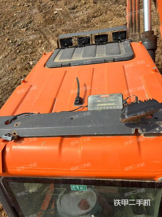 駕駛室頂部（整機(jī)外觀）