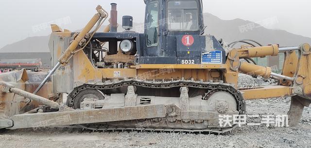 整机左侧（设备外观及核心部件）