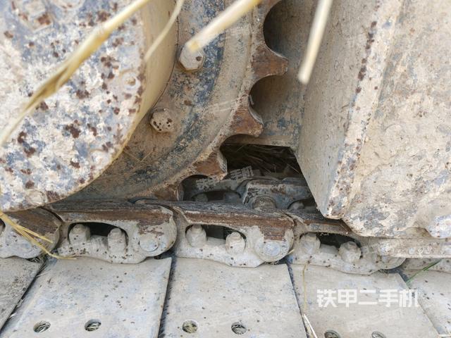 右驅(qū)動(dòng)輪（行走機(jī)構(gòu)）