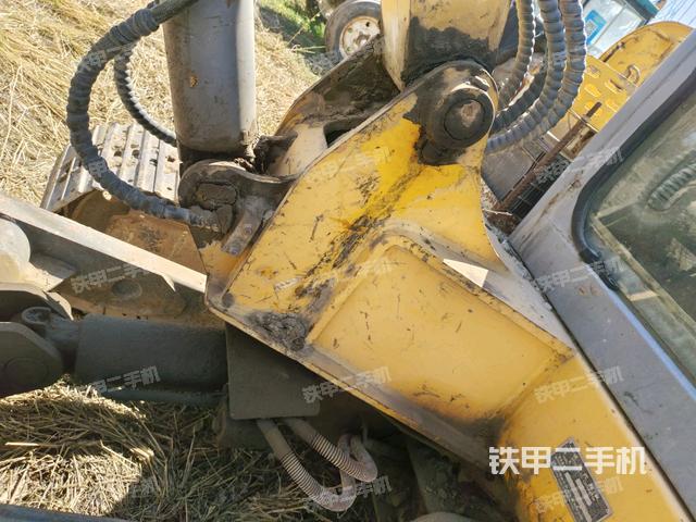 大臂根部?斜（工作和回轉(zhuǎn)裝置）