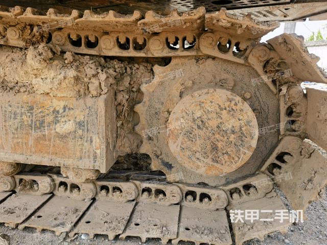 左驅(qū)動輪（行走機(jī)構(gòu)）