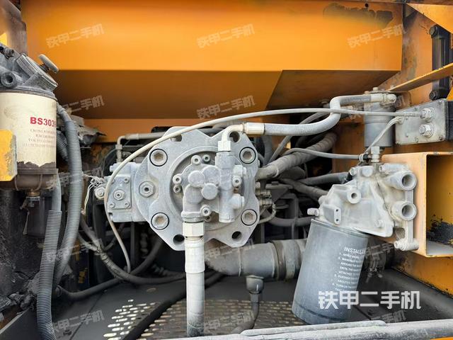 液壓泵艙室正面整體(整機(jī)外觀) 液壓泵艙室正面整體(整機(jī)外觀)