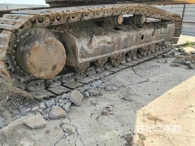 單側履帶整體(整機外觀) 單側履帶整體(整機外觀)