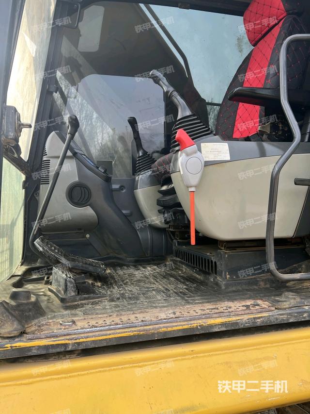 駕駛室整體（整機(jī)外觀）