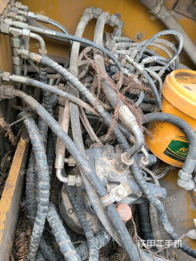 回轉(zhuǎn)馬達(dá)（上車部件）