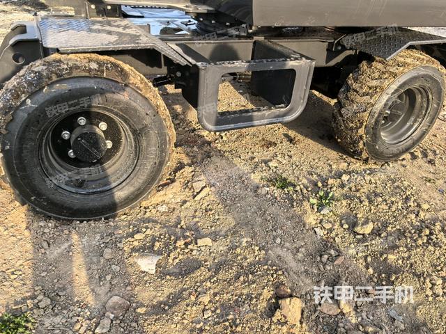 左側(cè)履帶整體?(行走機(jī)構(gòu)) 左側(cè)履帶整體?(行走機(jī)構(gòu))