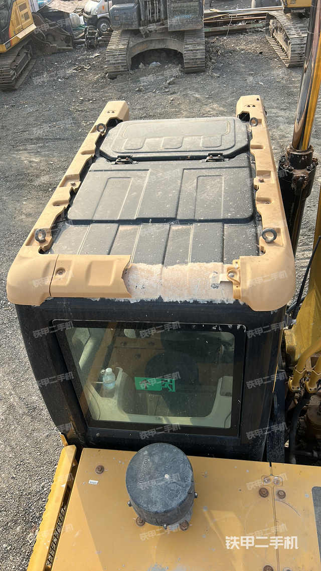 駕駛室頂部（整機(jī)外觀）