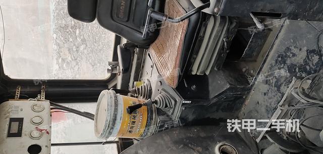 驾驶室操作台（设备外观及核心部件）