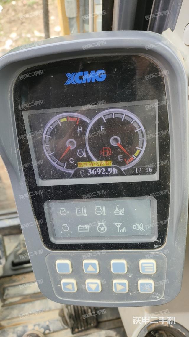 驾驶室顶部（整机外观）