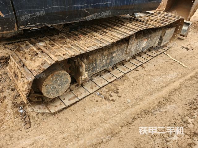 右側(cè)履帶整體?(行走機(jī)構(gòu)) 右側(cè)履帶整體?(行走機(jī)構(gòu))