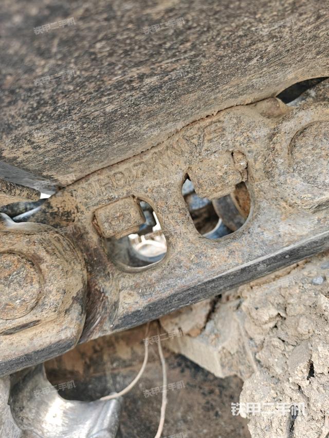 右驱动轮（行走机构）