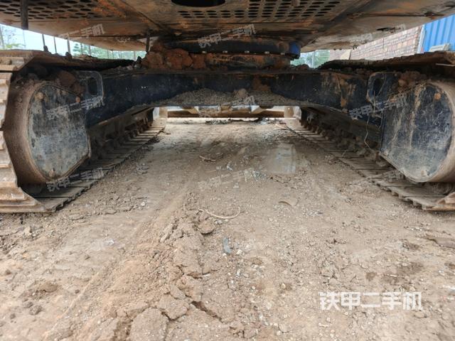 右側(cè)行走馬達(dá)蓋板(行走機(jī)構(gòu)) 右側(cè)行走馬達(dá)蓋板(行走機(jī)構(gòu))