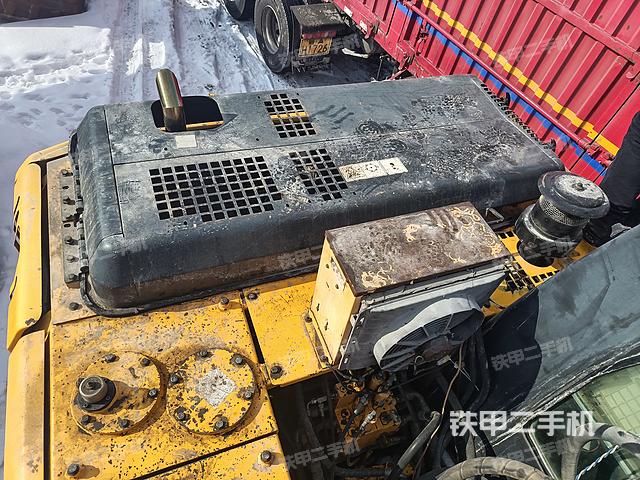 驾驶室顶部（整机外观）