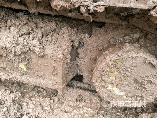 右驅(qū)動輪（行走機(jī)構(gòu)）