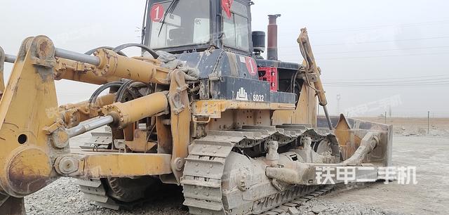 整机右后45°（设备外观及核心部件）