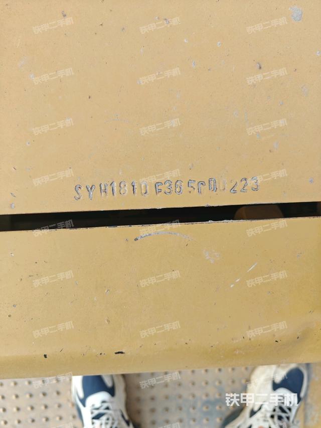 大臂根部 斜视（工作和回转装置）