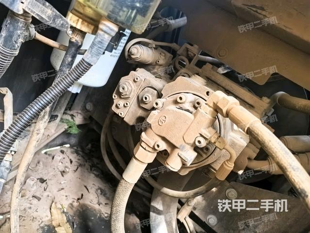 液壓泵斜45?左(大件艙室) 液壓泵斜45?左(大件艙室)