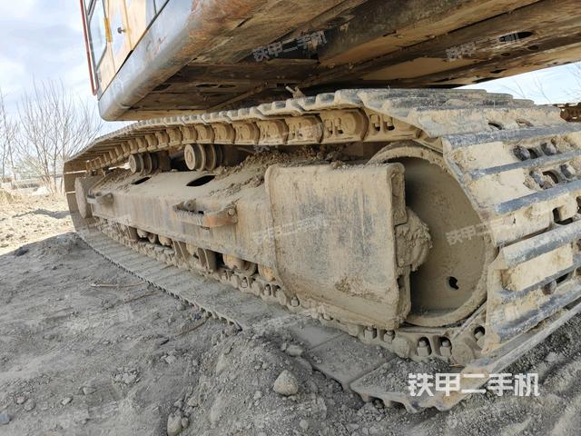 單側(cè)履帶整體（整機(jī)外觀）