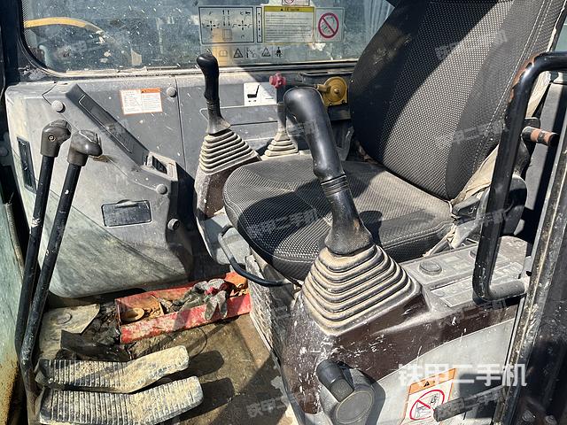 駕駛室整體（整機(jī)外觀）