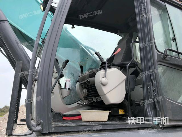 頂棚整體(駕駛室部分) 頂棚整體(駕駛室部分)