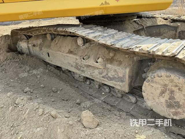 單側(cè)履帶整體（整機(jī)外觀）