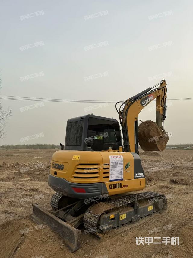 整機(jī)右后45°(整機(jī)外觀) 整機(jī)右后45°(整機(jī)外觀)