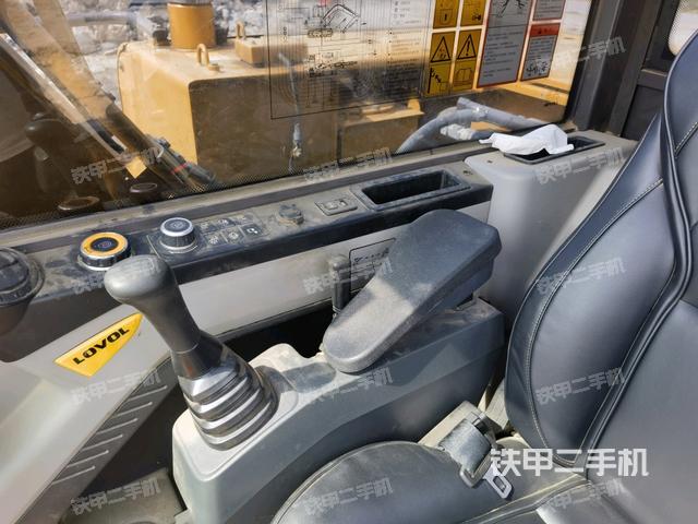 座椅右側(cè)控制臺/鑰匙門/油門/含右手柄（駕駛室部分）