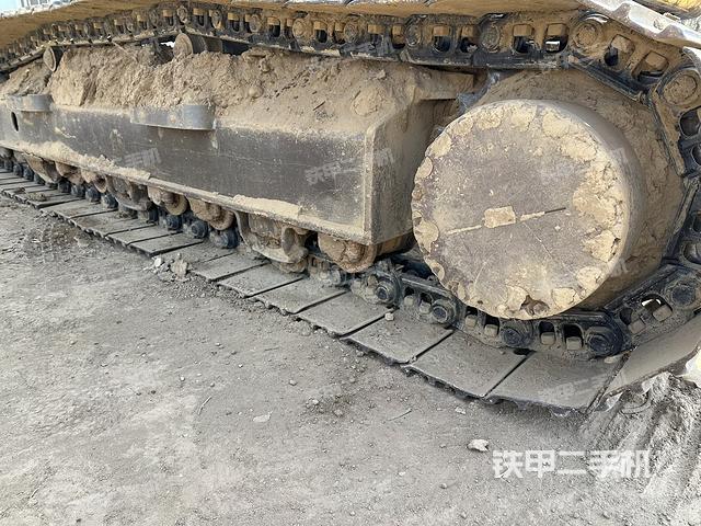 單側(cè)履帶整體（整機(jī)外觀）