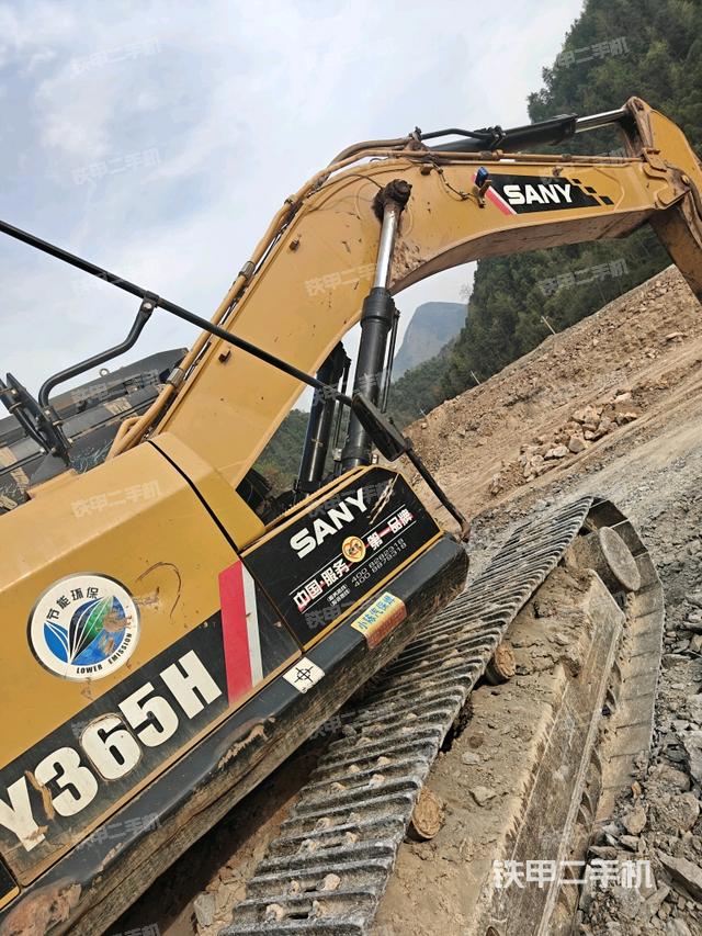 大臂整体 右侧（工作和回转装置）