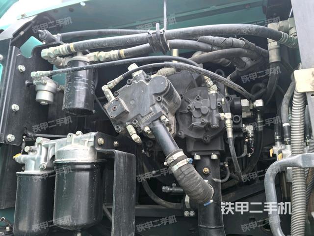 液壓泵斜45?左(大件艙室) 液壓泵斜45?左(大件艙室)