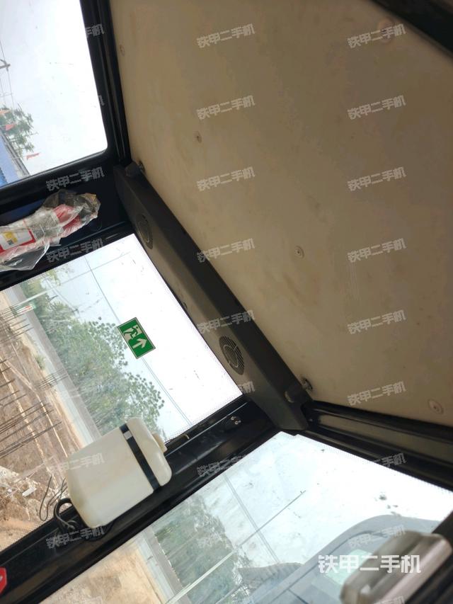 右側(cè)玻璃角標(biāo)（駕駛室部分）