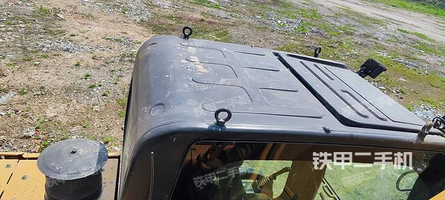 駕駛室頂部（整機外觀）