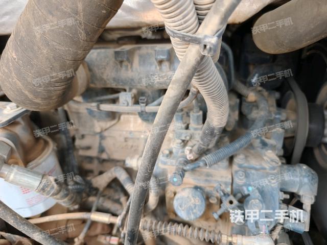 發(fā)動(dòng)機(jī)室（上車(chē)部件）