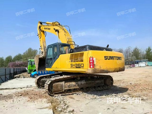 駕駛室頂部(整機外觀) 駕駛室頂部(整機外觀)