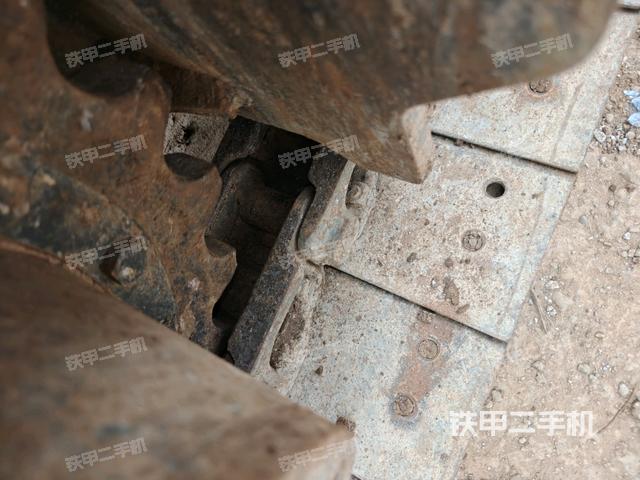 左側(cè)行走馬達(dá)蓋板(行走機(jī)構(gòu)) 左側(cè)行走馬達(dá)蓋板(行走機(jī)構(gòu))