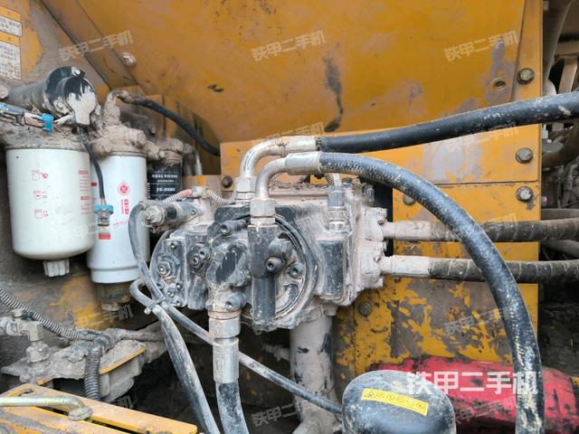 液壓泵斜45?左（大件艙室）