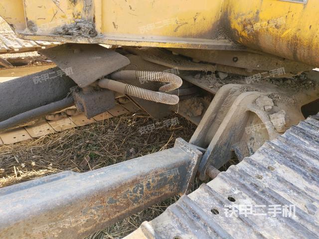 轉(zhuǎn)盤和下車架正前（工作和回轉(zhuǎn)裝置）